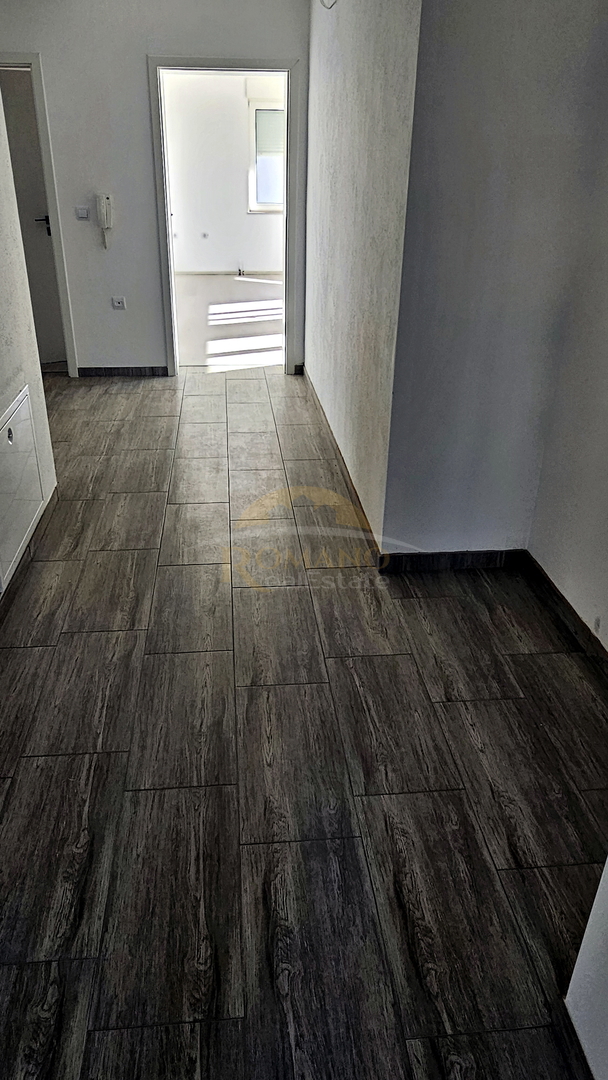 Trosobno stanovanje v Okrugu Gornjem/Čiovo z veliko teraso, garažo in pogledom na morje